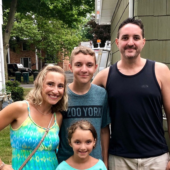 Meet your Posher - Picture 1 of 1